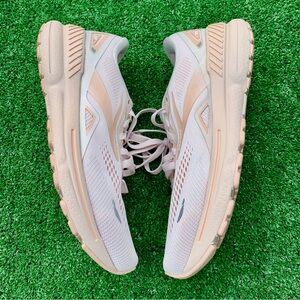 Brooks Adrenaline GTS 23 Womens 8 Shoes Road Running Support Trainer Rose Pink